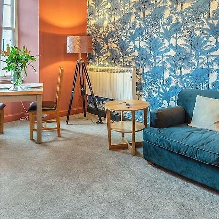 Boutique Modern Royal Mile Apartment Sleeps 4 Edinburgh Exterior photo