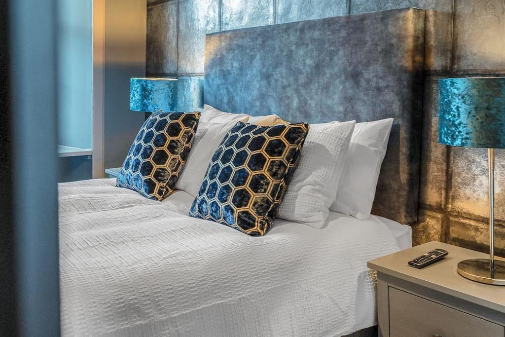 Boutique Modern Royal Mile Apartment Sleeps 4 Edinburgh Exterior photo
