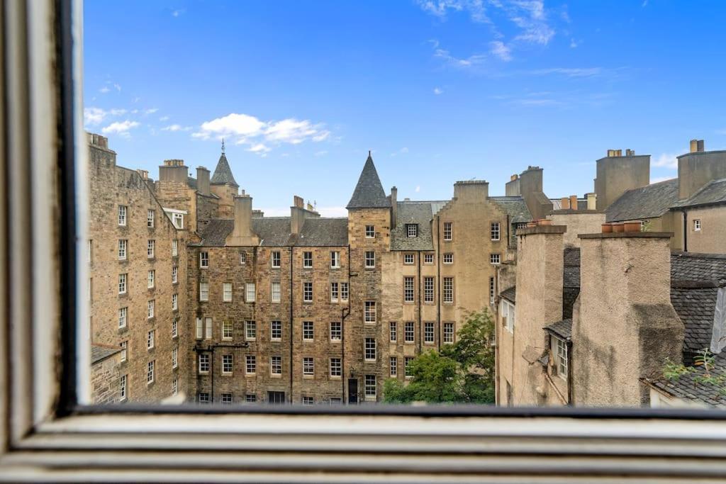 Boutique Modern Royal Mile Apartment Sleeps 4 Edinburgh Exterior photo